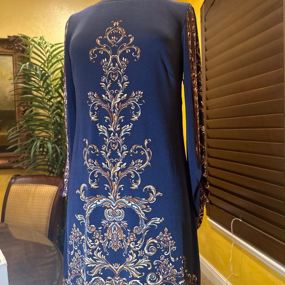 Dress - Picture 9 of 15